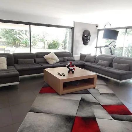 Contemporaine Proche De Montpellier Willa Castelnau-le-Lez