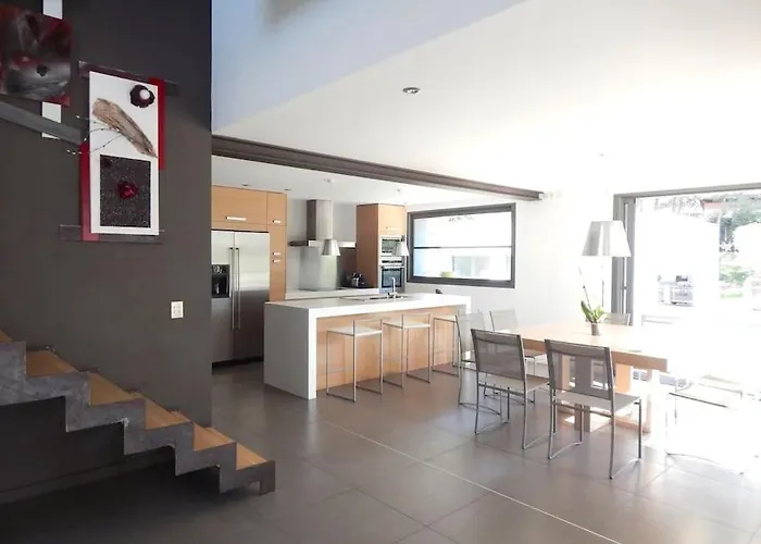 Contemporaine Proche De Montpellier Castelnau-le-Lez