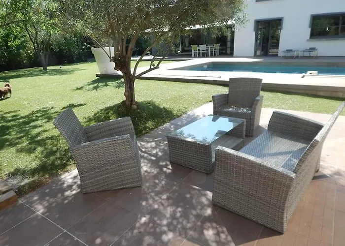 Contemporaine Proche De Montpellier * Castelnau-le-Lez