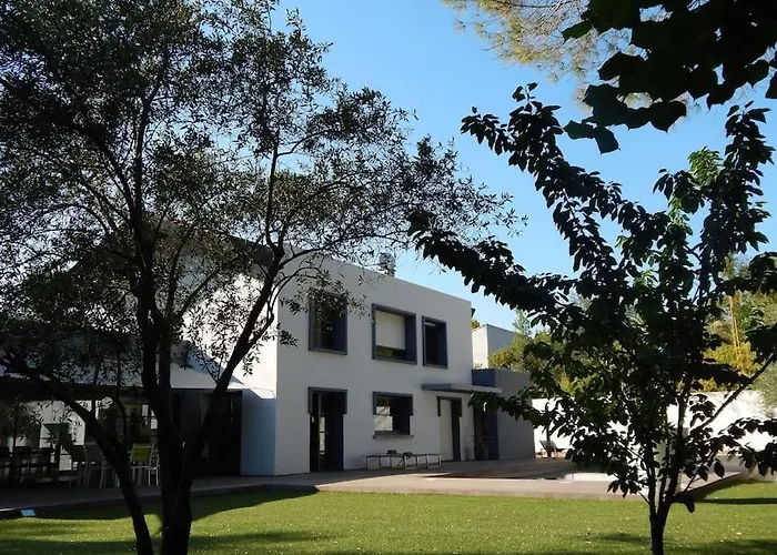 Contemporaine Proche De Montpellier * Castelnau-le-Lez